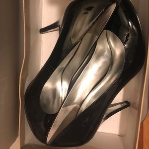 Patent black Jessica Simpson pumps